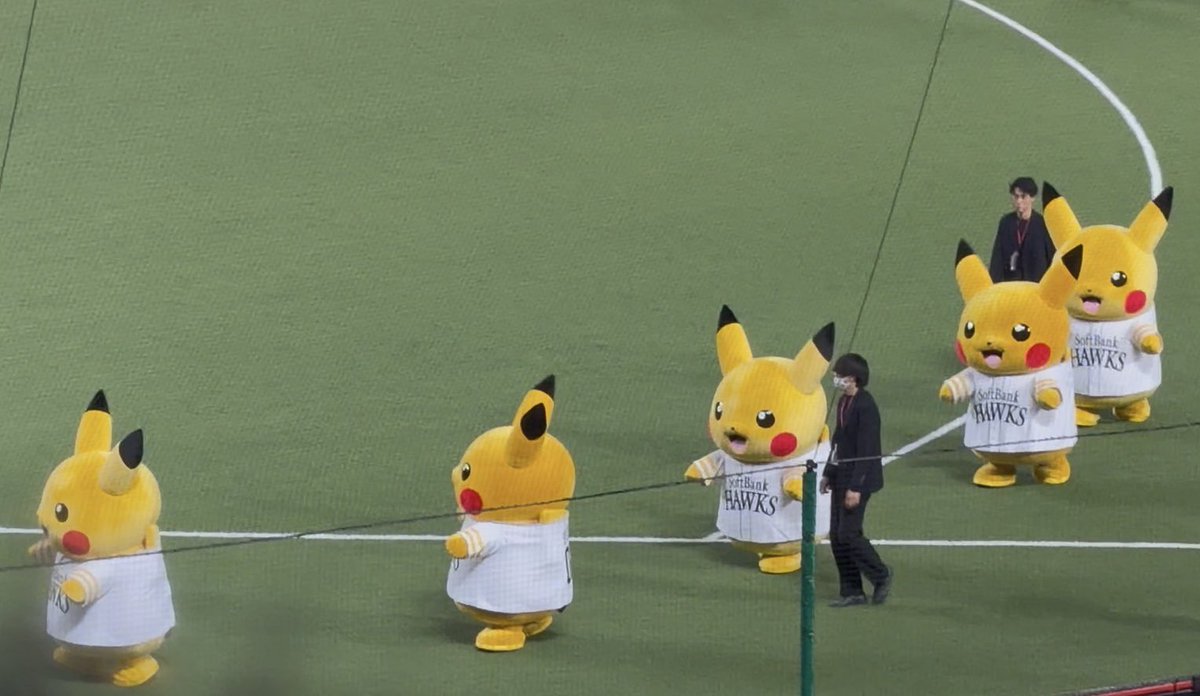 この2番目のちょっと焦げてるピカチュウは色違いってこと！？個体差だ