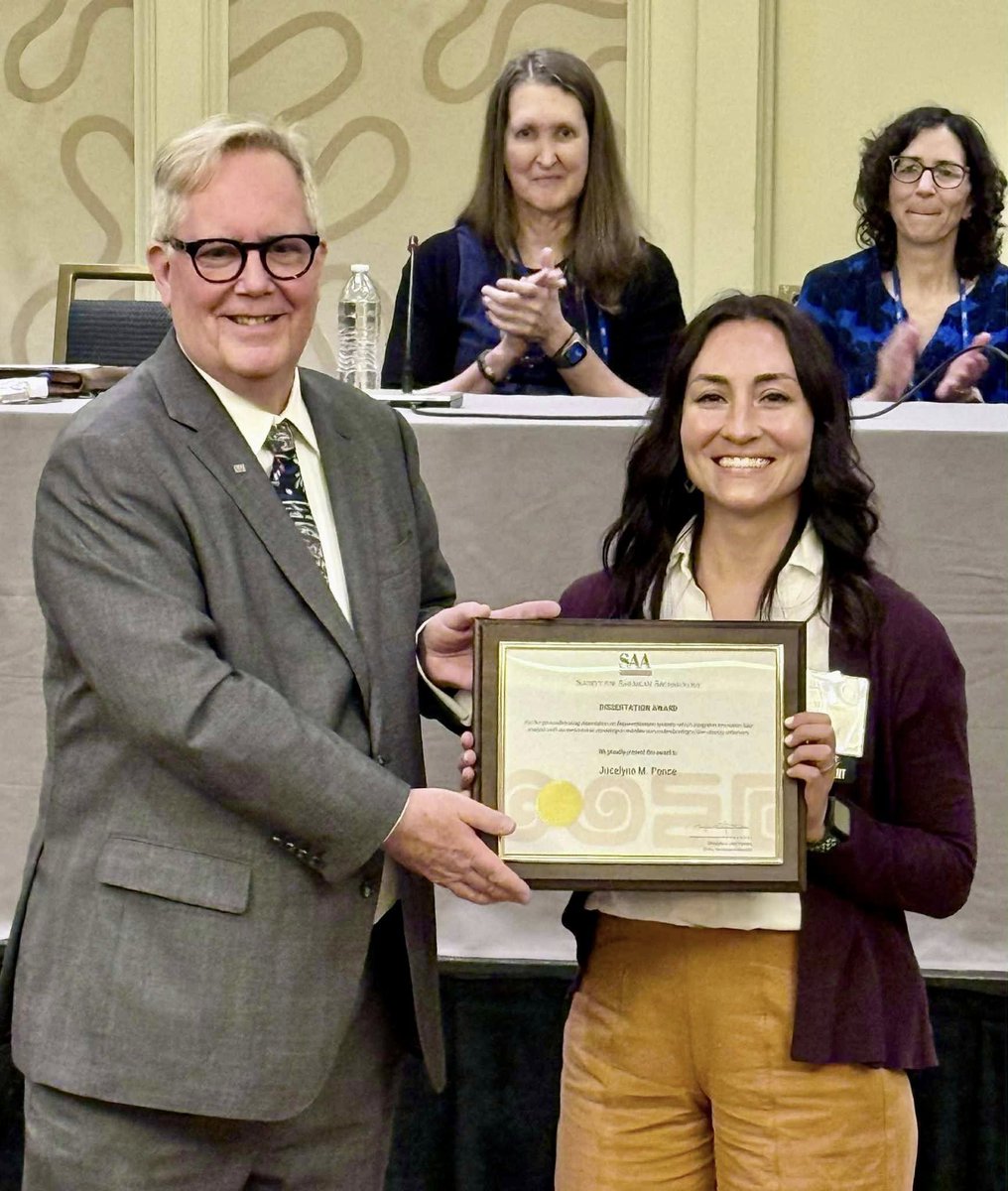 de_uvg's tweet photo. 👏🎓 Reconocen excelencia en investigación arqueológica de egresada @uvggt.

🔎 Jocelyn Ponce, también miembro del proyecto La Corona (CIAA), recibió el Premio de Disertación de la Sociedad Americana de Arqueología por su tesis doctoral.

🤝 “Este es un premio compartido”, dijo. https://t.co/d7g848wFn6