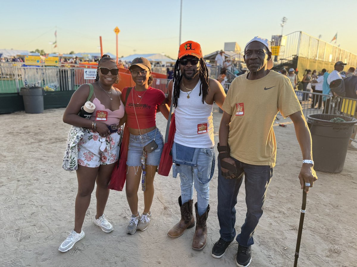 Im An Experience 🎢 tweet media