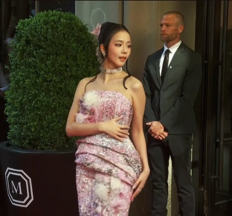 Nina tweet media