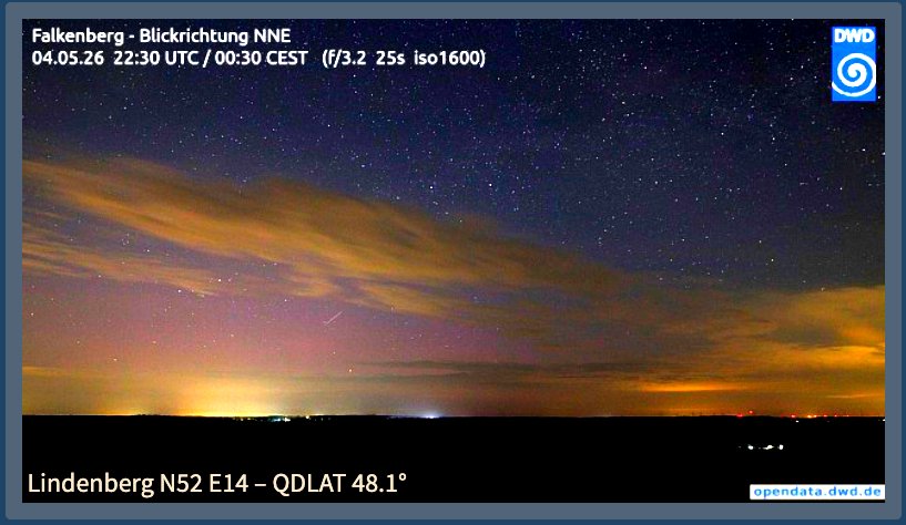 Aurora: Red rays near Berlin, Germany
