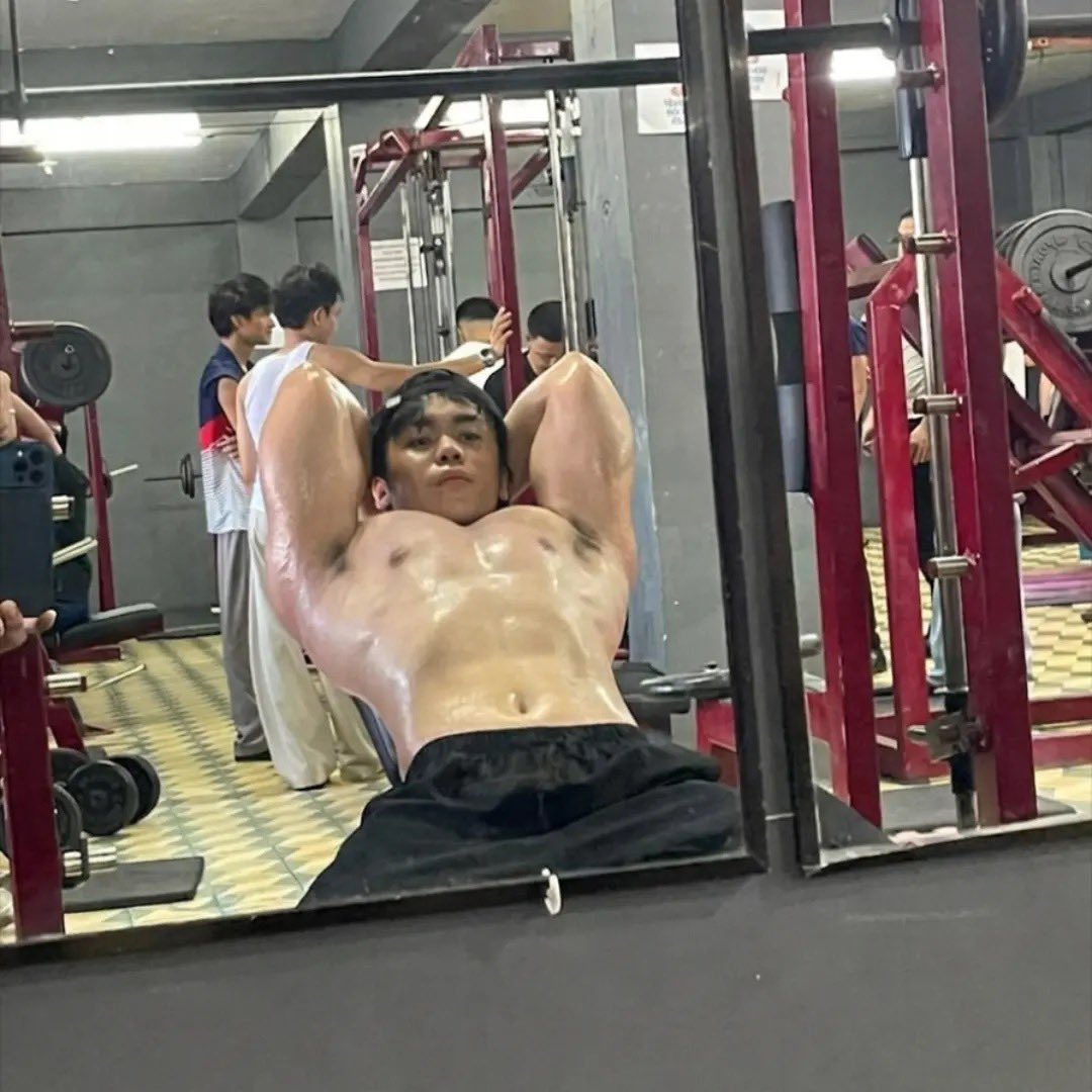 Daily Hot Dudes tweet media
