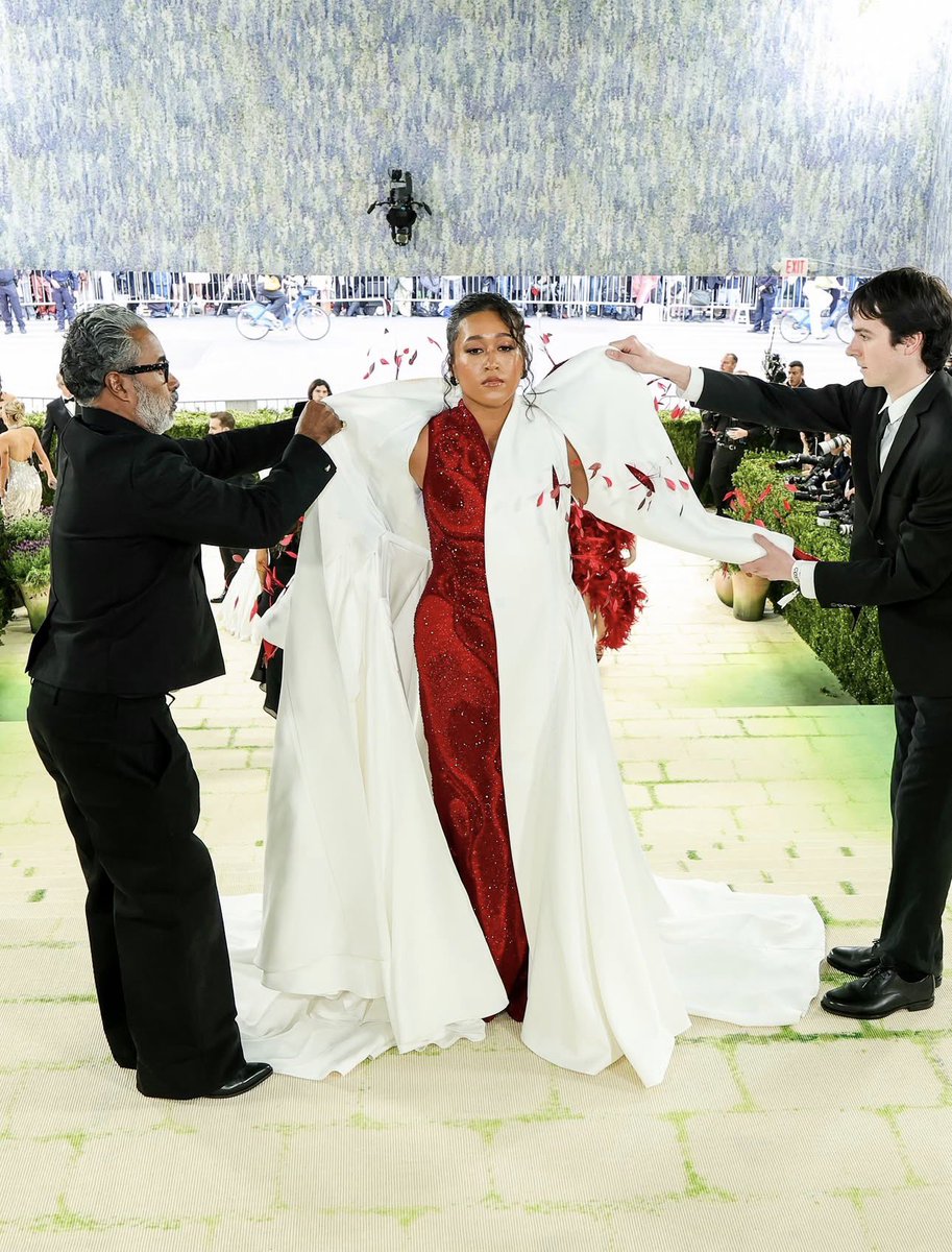 curatedit_'s tweet photo. Naomi Osaka’s stunning reveal for the 2026 Met Gala, wearing custom Robert Wun https://t.co/x4YrQXqQox