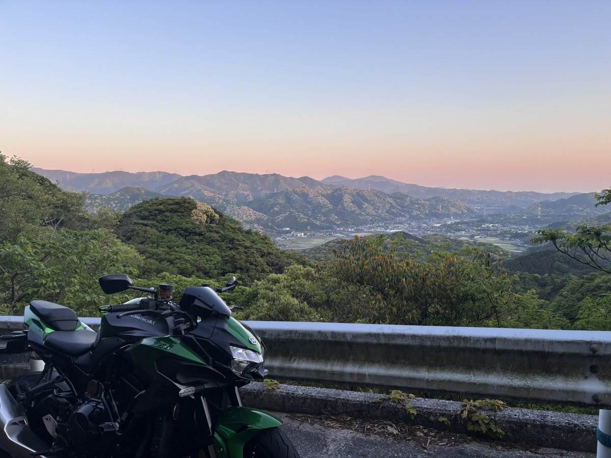 OOzti2's tweet photo. おはよう！
九州現着！
さっきまで平尾台カルストで遊んできたぜ！
次は阿蘇山で思う存分阿蘇んでやるからな！ https://t.co/IS8XiFokgn