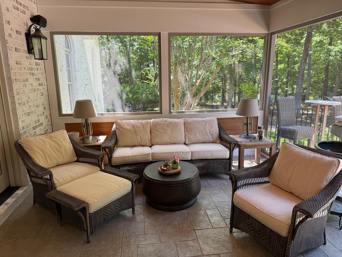 BeCleanFayet's tweet image. 📍If your patio looks this good, a photoshoot is mandatory! Pollen and bird "gifts" aren't the vibe. We take your seats from "weather-worn" to five-star resort realness.   Stay classy, stay clean.  📷 Book now: http://becleantoday.comWho’s next? 📷#BeClean #Waxhaw