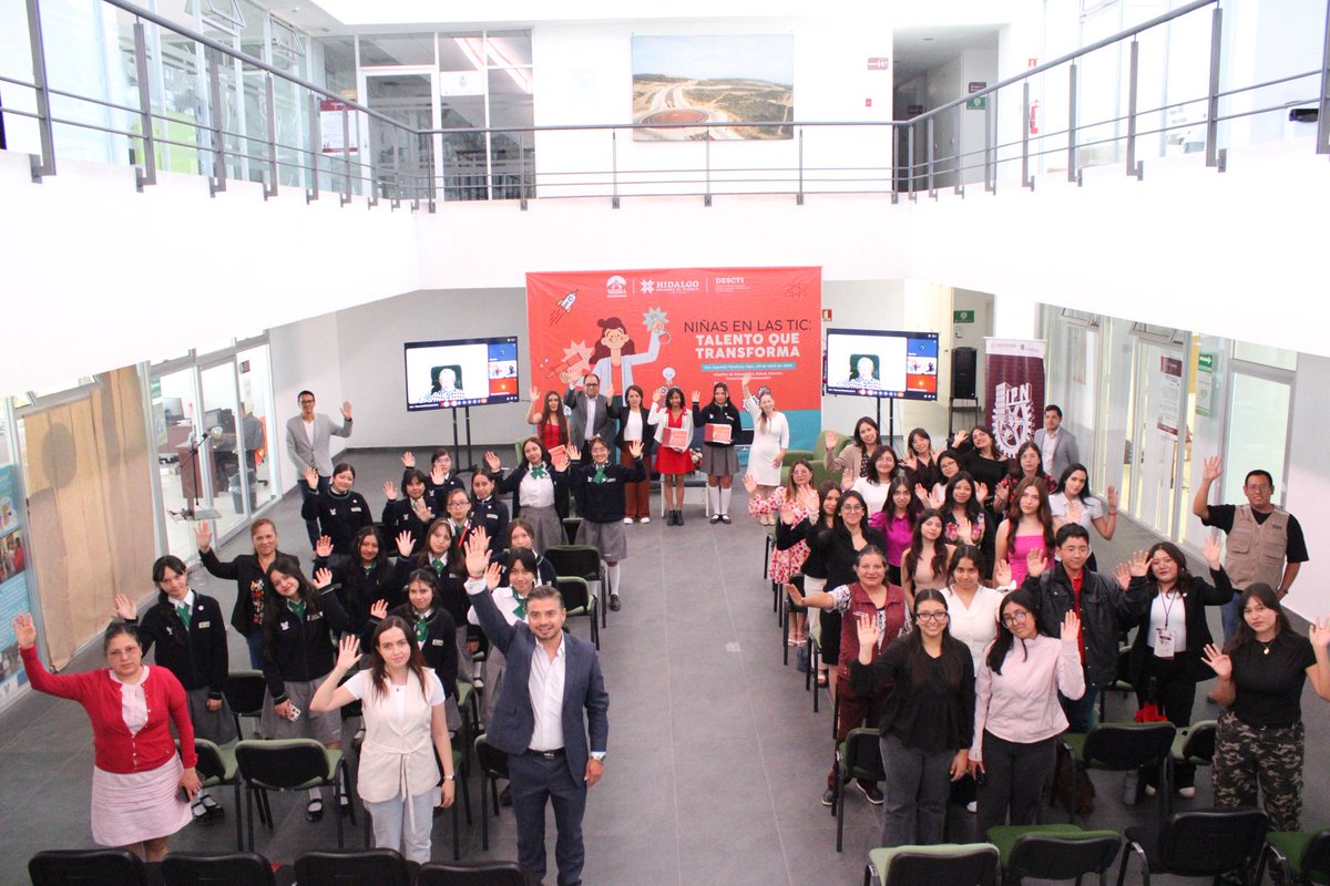 _DESCTI's tweet image. 2/6 En el marco del #DíaInternacional de las Niñas en las #TIC, recibimos a estudiantes de educación media superior de San Agustín Tlaxiaca en “Niñas en las TIC: Talento que Transforma”, una jornada donde el conocimiento, la inspiración y la experiencia se encontraron.