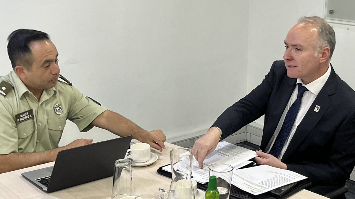 DGACChile's tweet photo. 📍#Santiago | Está tarde en el Centro Integrado de Coordinación Policial #CICPOL se realizó una reunión de trabajo entre representantes de la @DGACChile @carabdechile y @PDI_CHILE para avanzar en la confección de un convenio de cooperación interinstitucional, entre otros temas https://t.co/zwS3REWhHr