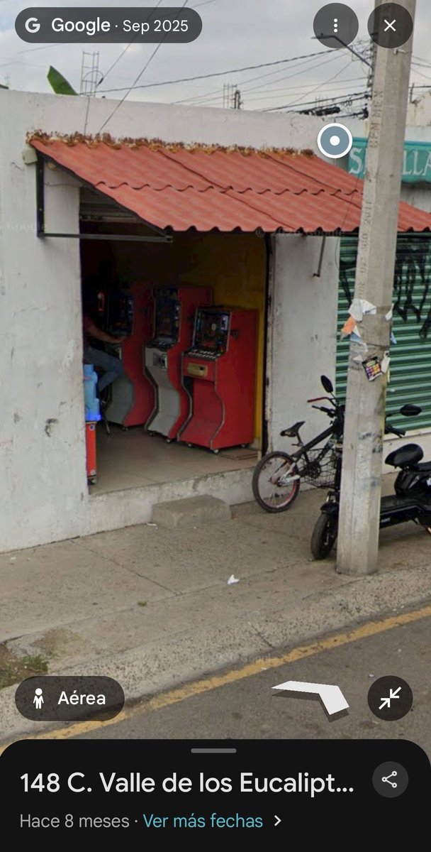 asimerotseh's tweet photo. @muralcom Tienen camaras justo ahí en un mini casino y brillan por su ausencia en Hacienda los eucaliptos @GobTlajomulco @GerardoQuirinoV de que sirve tanta inversión si ni se ponen a trabajar. @En_Tlajomulco https://t.co/TUFvbol3wZ