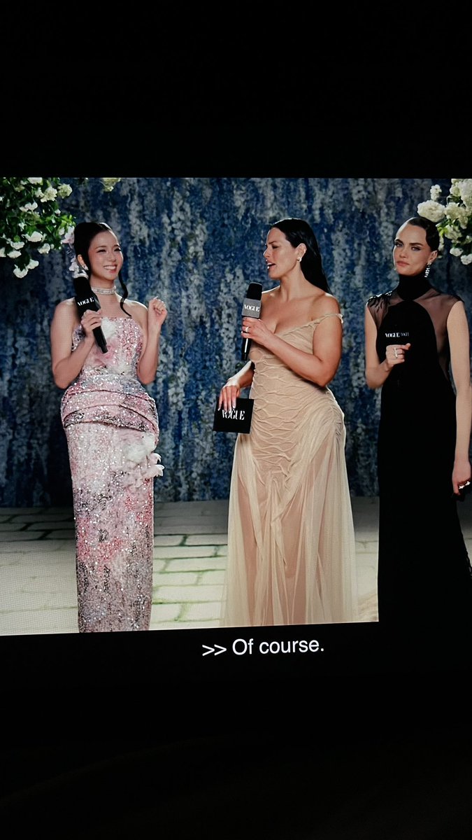XdeRien's tweet photo. toutes mimii🎀 #MetGala https://t.co/73d2JNUeWo