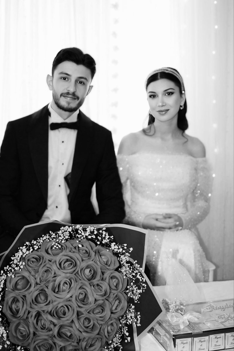 Ilaydarslnnn's tweet photo. Bir yar gider bin yar gelir kafasında değilim ELHAMDÜLİLLAH benim yarime bin yar kurban olsun❤️ https://t.co/dZFkdPxlvQ
