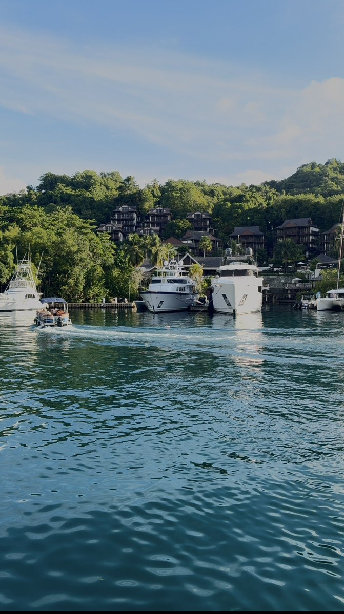Saint Lucia is such a pretty gworl🥹