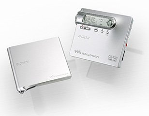 SONY MD WALKMAN MZ-E50L 1996SONY 50thモデル このころのSONYはまだ元気でしたね。今のSONYの音響機器は…😢
