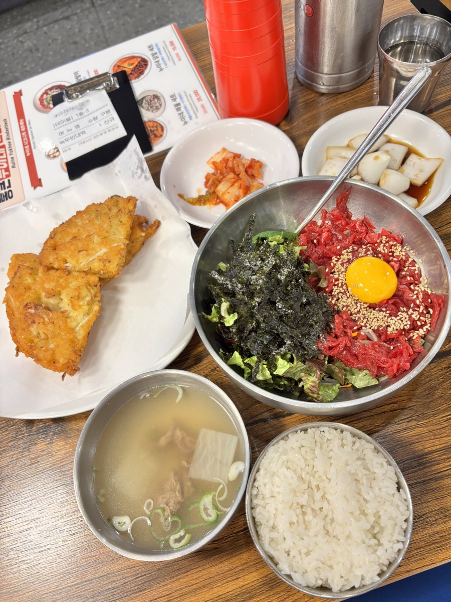 sakurasolotra's tweet photo. 韓国ソウルでひとりご飯が出来るお店をまとめています😸質問気軽にどうぞ

2025年の記録
https://t.co/UhBHzMiTs6

2026年の記録
https://t.co/sa9CK6LXzK

初心者が入りやすいお店
https://t.co/B7I14Ur48R

韓国の飲食店について
https://t.co/9n1oIaP1qT https://t.co/q3AbfFlsAy