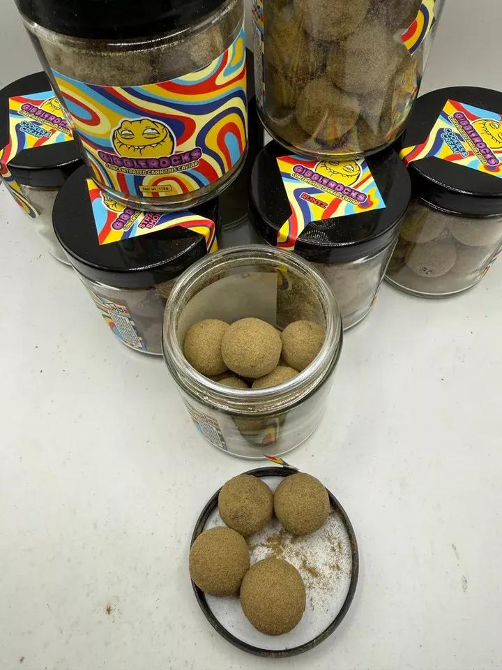 centralplug420's tweet image. Giggle Moon Rocks 🪨 $/120 a jar potent AF  oz minimum 🛒 tap in with your order 🔌 Let's talk numbers 📱t.me/dopekingbuds

#dallasfreaks #dallastx #dallas #greenvillesc  #GreenvilleFreaks #daytonaweed #daytona #gas #dmvfreaks