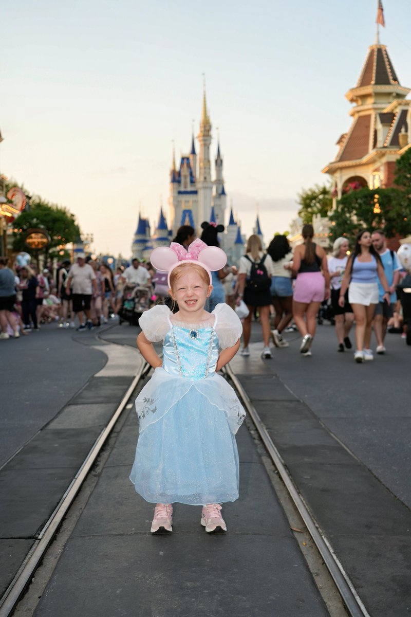 JordanAlvesTV's tweet photo. Princess LeeAnn spent the last week with her favorite Disney princesses and characters… mom and dad had a blast seeing all her wishes and dreams comes true but we’re plum tired!! https://t.co/jsuUU7gFF7