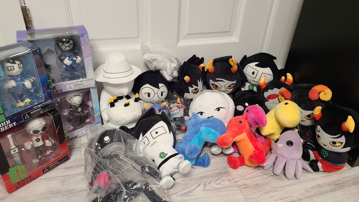 OpraZebb's tweet photo. Anyone wanna make an offer on any homestuck shit? I'm tired of looking at it https://t.co/yQXnOWUdTy