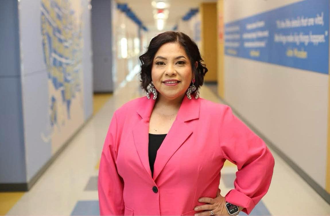 IDEAschools's tweet photo. Happy Teacher Appreciation Week to IDEA Teachers and Co-Teachers across the district. 🍎✨ Your love and dedication to nurturing a love of learning in our scholars goes unmatched. Be sure to show your appreciation when you see your teachers at school this week! 💙💛 https://t.co/GZvi767lQT