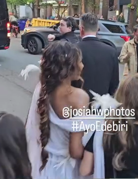 girlflopping's tweet photo. the dress!!! the hair!!! ayo edebiri looking like an actual angel on her way to the #metgala https://t.co/pErAWzSGbv