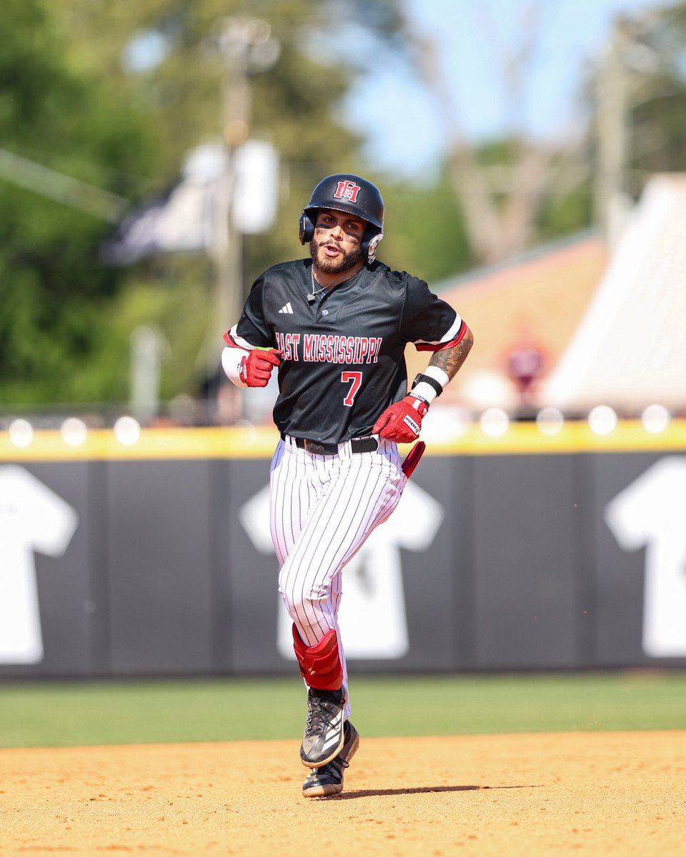 EMCCathletics's tweet photo. BSB: Lions win! The Lions total 13 hits w/ 8 different players getting at least one hit. Miles Mitchell (2 HRs, 3 RBI, 3 runs scored) & Braxton Whiteside (3 singles, 2 runs scored) w/ 3 hits each. Jack Willis was 2-for-4 w/ 2 runs scored. 

Trace Tingle improves to 3-5 on the year after pitching first 6 innings (5 Ks). Colin Perrigin picks up his 2nd save of the year pitching the final 3 innings (4 Ks).