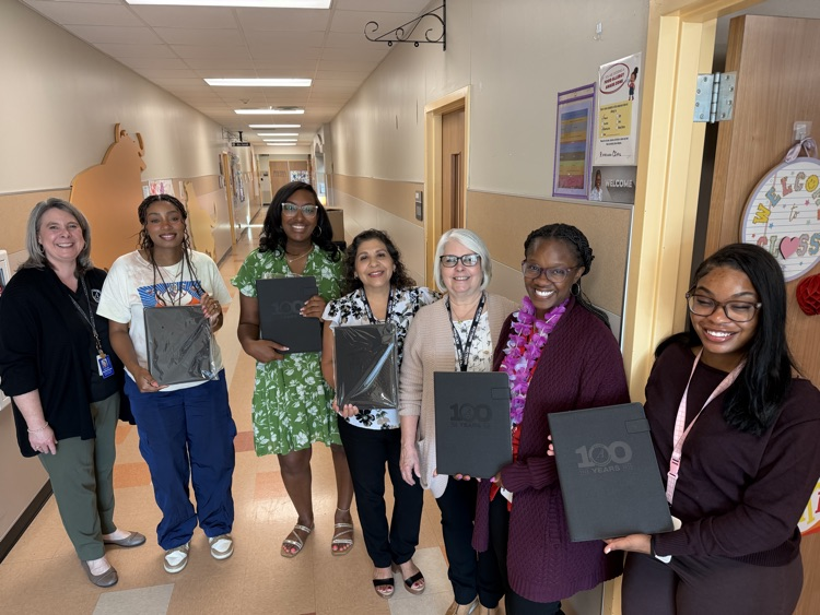 SLESuns's tweet photo. Thank you Alvin ISD Board of Trustees for recognizing the work our staff put into our students and school. 
A great way to start Teacher Appreciation Week!  
#slesuns #sle https://t.co/Y89ZCOnKij
