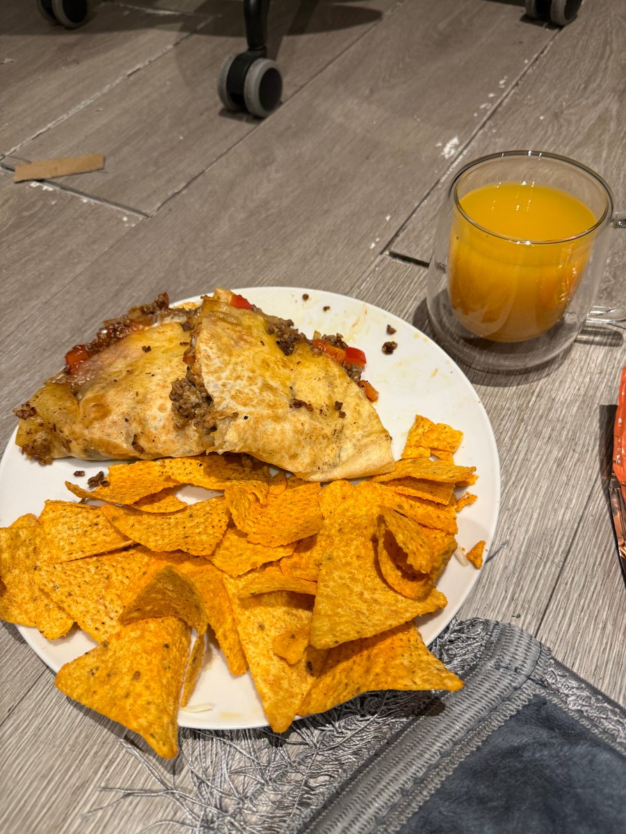 spaceboy2O's tweet photo. Life update: I learnt cooking while claude was finding some web vulnerabilities. New skill unlocked! https://t.co/Ckhs7yfoY0