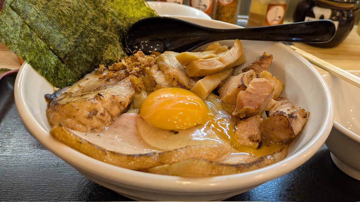 ラーメン部長🍜髙橋です😃 tweet media