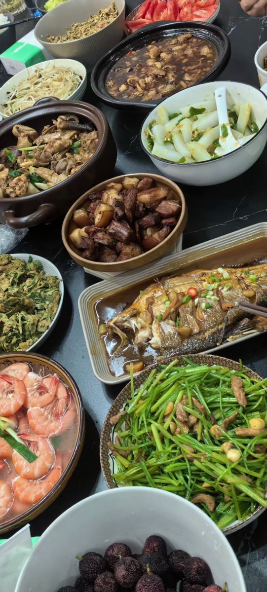 RiverChang8's tweet photo. 一桌美食，告别五一假期。 https://t.co/AiRdJcoBsh