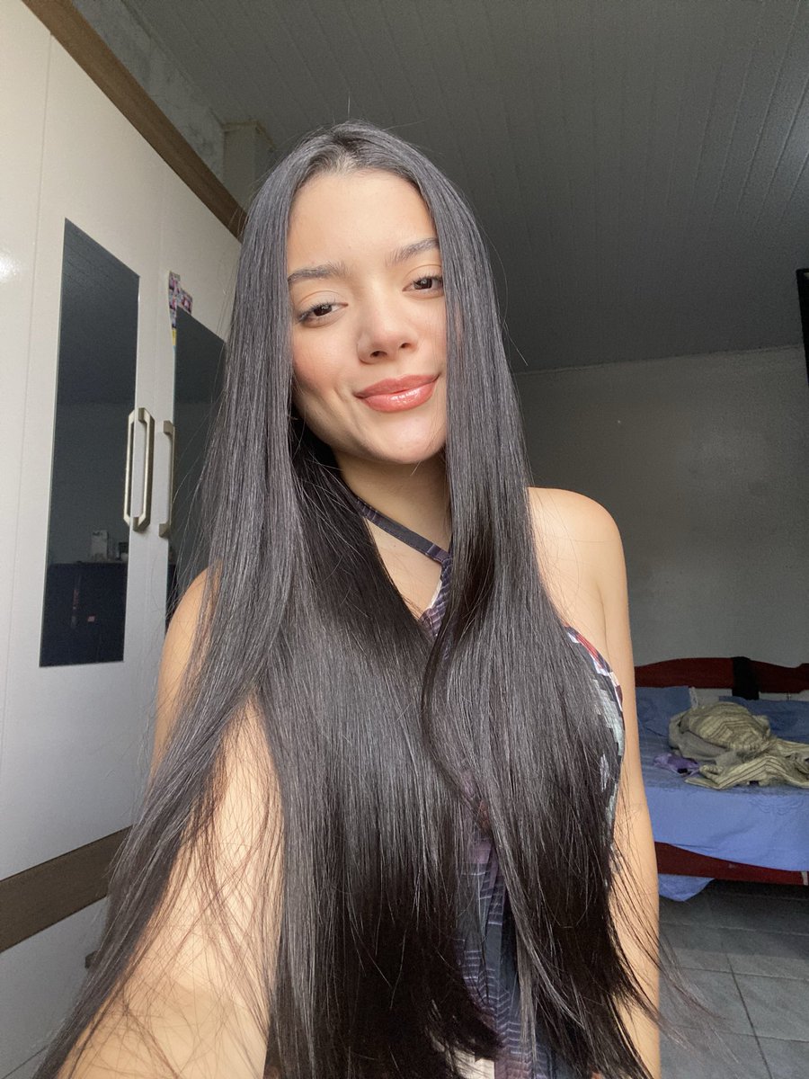 kthvantee's tweet photo. cheguei atrasada mas pelo menos nos estamos entregando face card 💜💜

@BTS_twt #ARMYSelcaDay #ARSD https://t.co/0Oh1nBF5Q5
