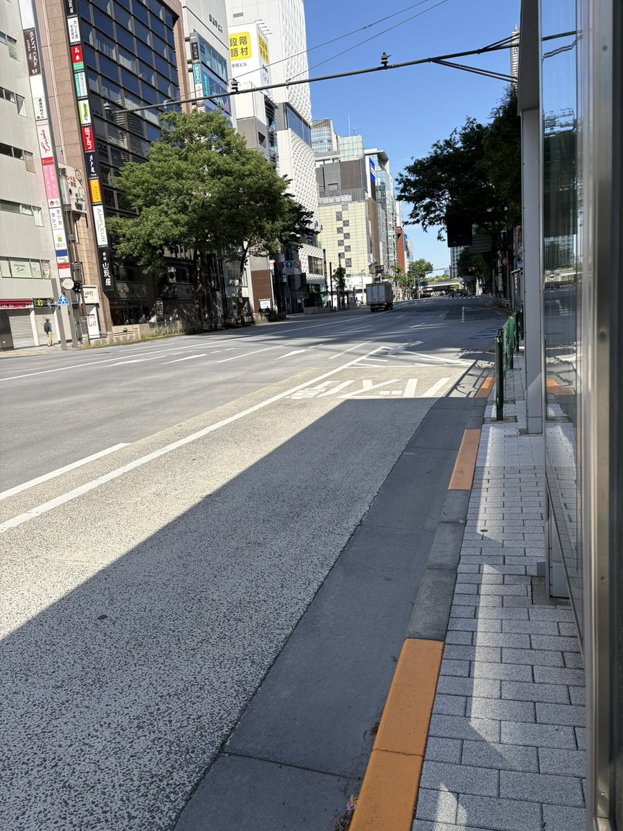 静かな銀座ー。
今日も出社でごわす😭