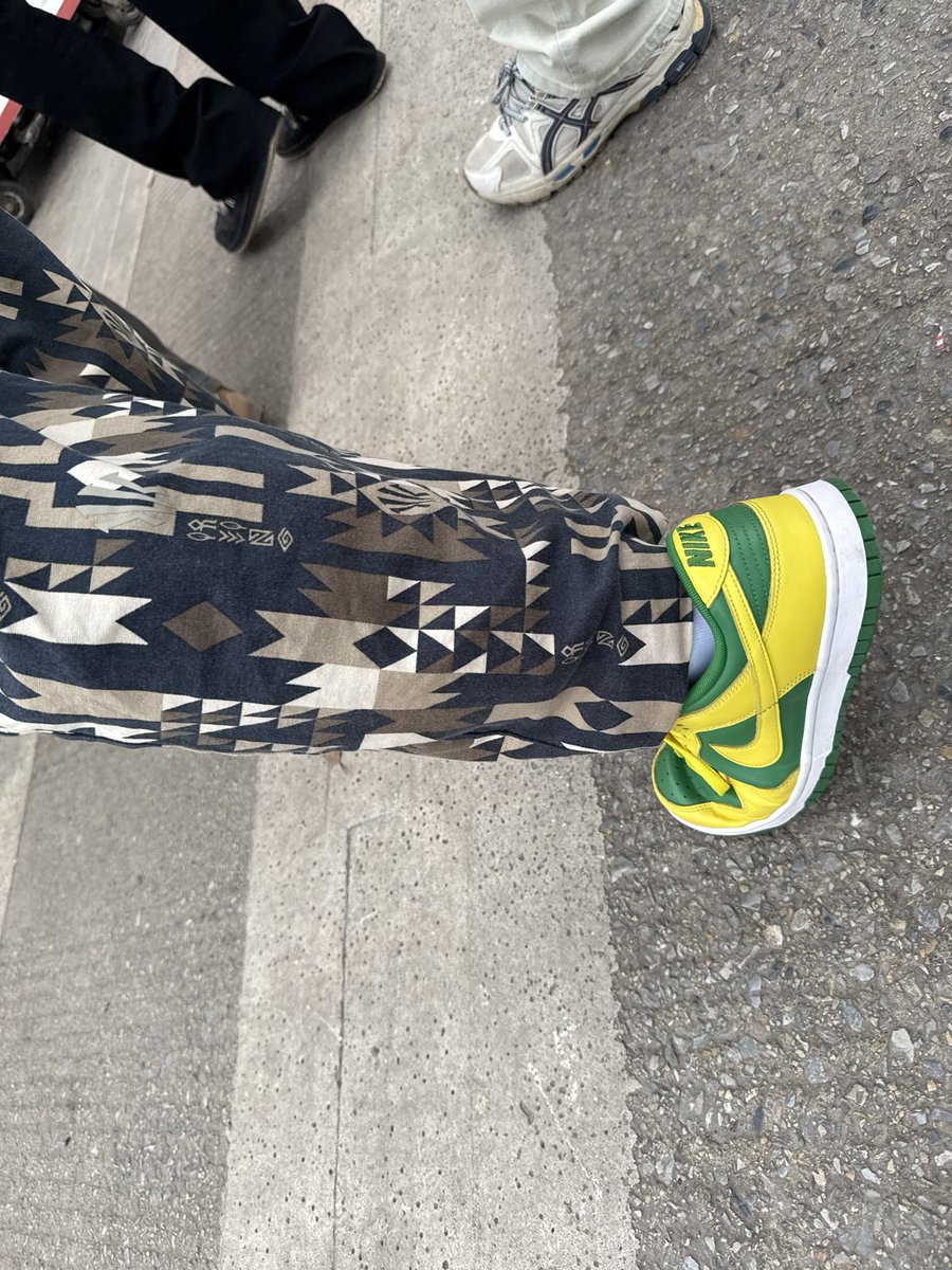kiryoqq's tweet photo. 暗拍白袜 https://t.co/nR5tNgUXS7