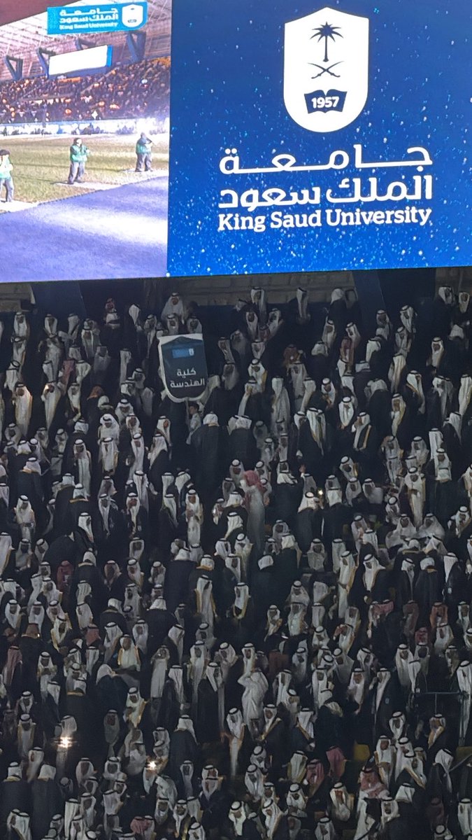 dos_dug's tweet photo. يازييييننن اليوومممم💙💙💙
الحمدلله يارب، اخوي رسمياً صار بشمهندس 
الله لا يجعلها آخر الأفراح ونفرح فيه بإنجازات اكثر ومناصب اعلى https://t.co/J6WmnWsbLz