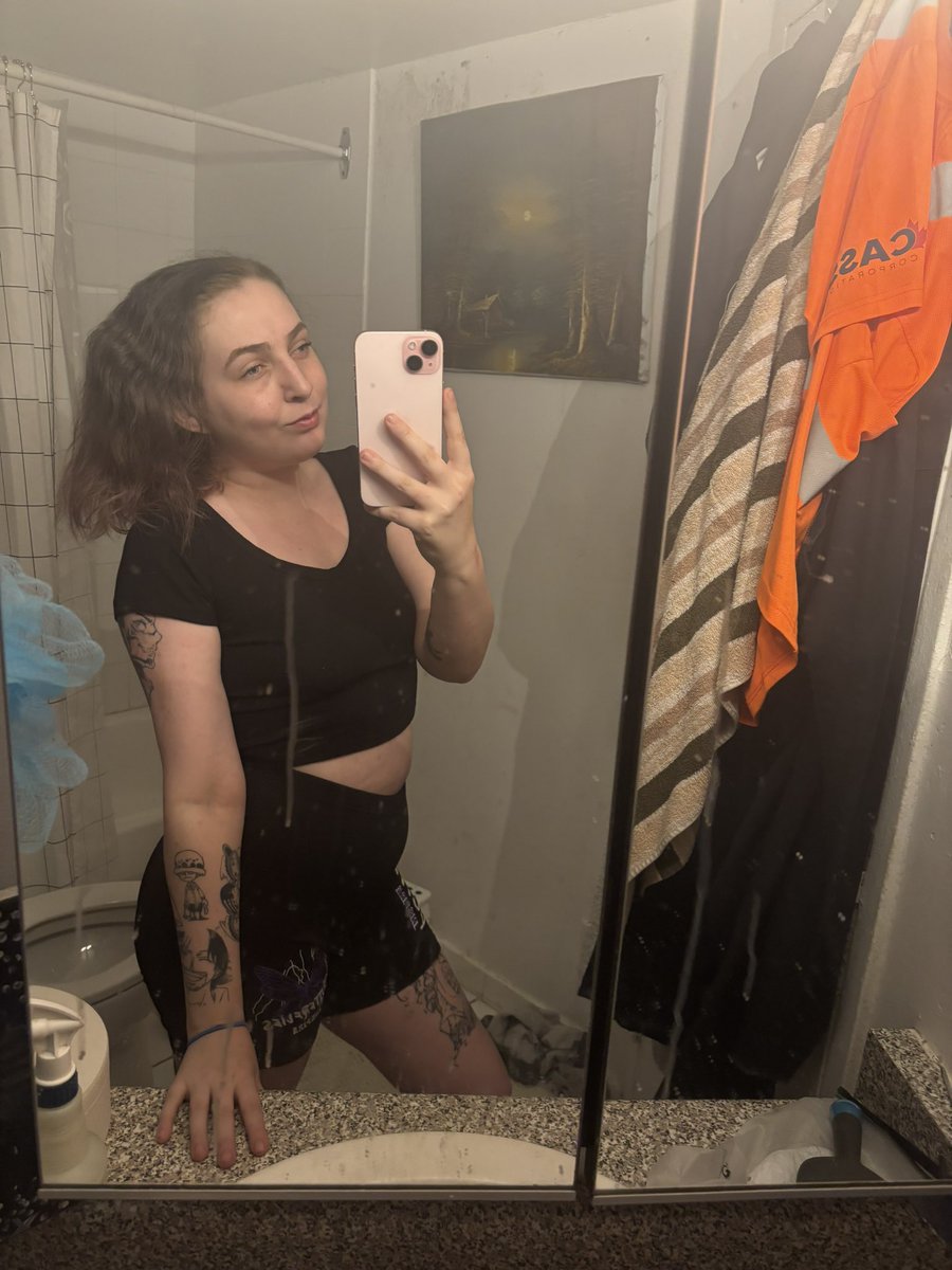 Megs ⛈️ tweet media