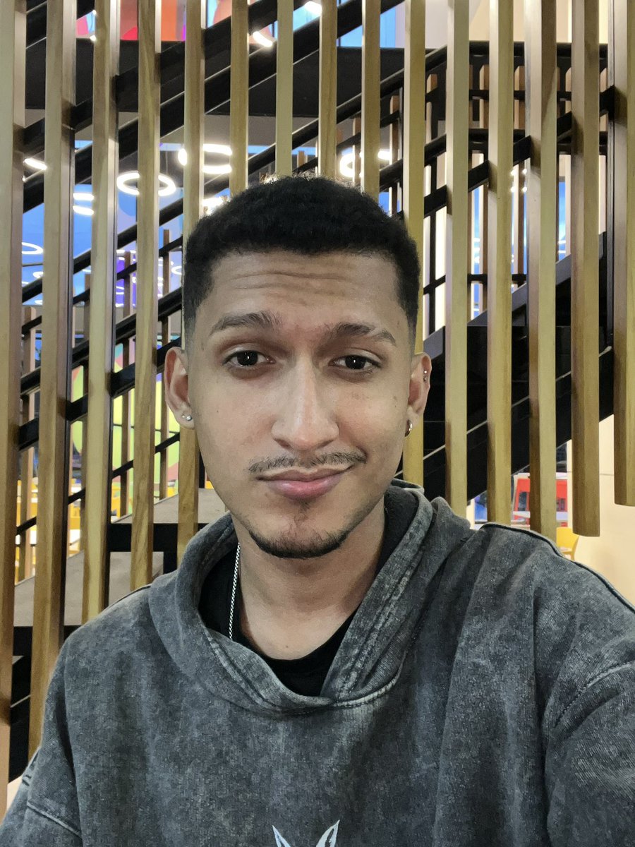 Cinnamon Boy tweet media
