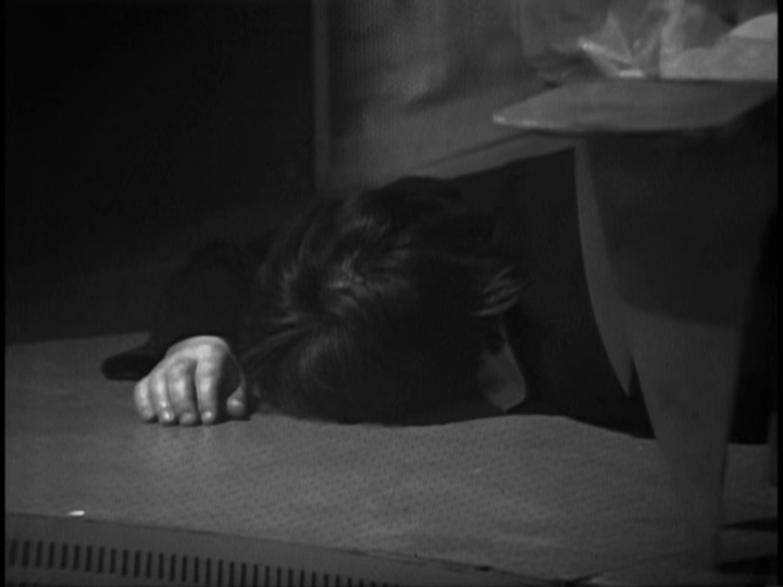 LocalToybot's tweet photo. Watching the Seeds of Death - incredibly funny that Dr. Who getting got by a Seed and collapsing, prime cliffhanger material, is left to simmer so he's just dead on the floor for the last five minutes of the episode. Autopsy says he tried to outpizza the hut
#DoctorWho https://t.co/uTYp7RKisr