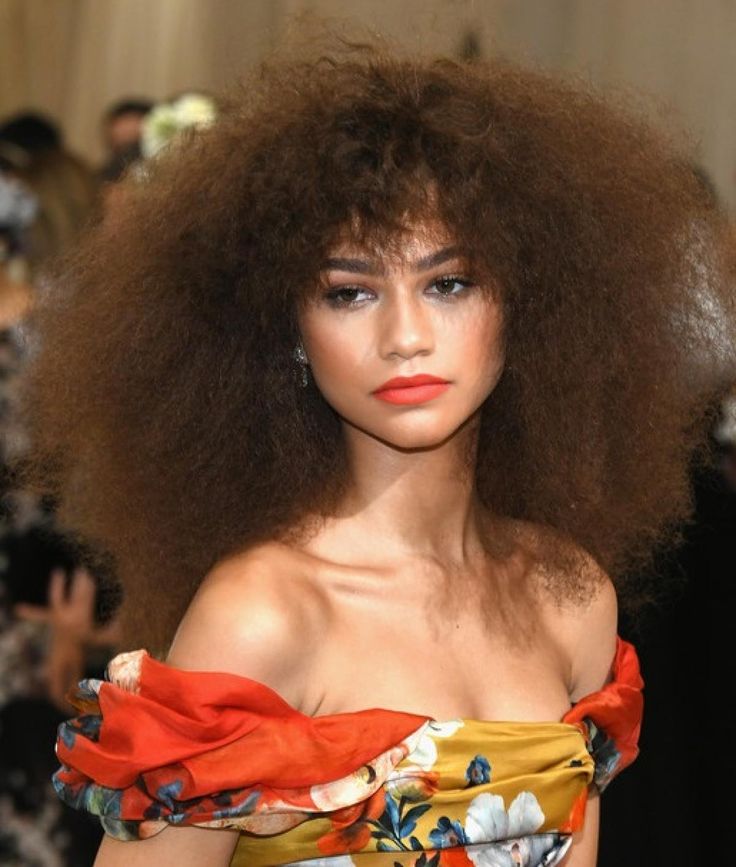 never forget that zendaya was at the ER hours before the 2017 Met Gala and then showed up like THIS and even had Rihanna in love that she posted her on her instagram. Iconic.
