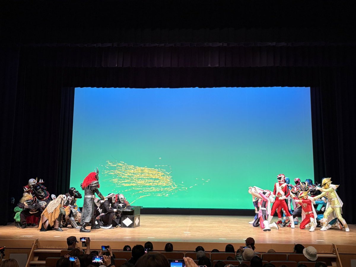 tare_eddy's tweet photo. 愛知県幸田町
「#わくわくキッズフェスティバル」
ワルダークに呼ばれてヒーロー退治に行ったきたんだけどよー

お約束通りヴィラン軍団負けちまったじゃねぇかよーはっはっは

#渦戦士エディー https://t.co/GlJ2TVbppL