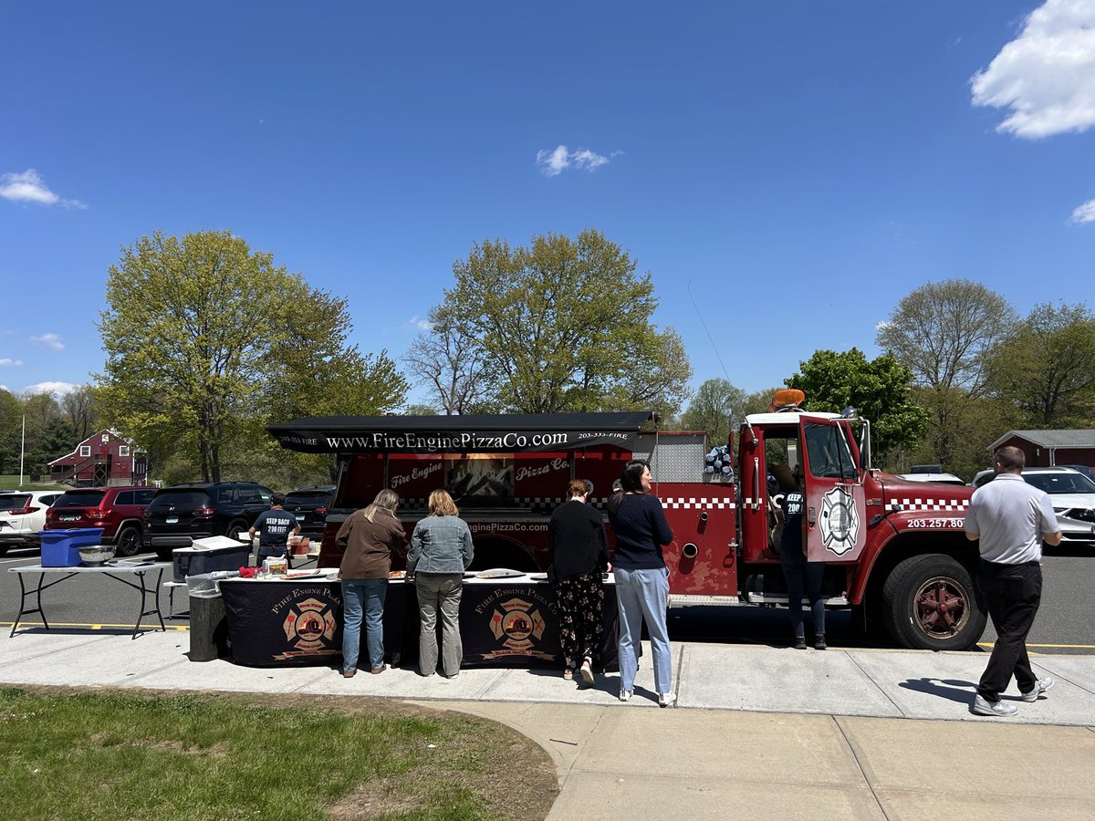 MadisonTrumbull's tweet photo. What a great way to kick off Teacher Appreciation week! Thanks Madison PTA! https://t.co/Gkbotb8txW