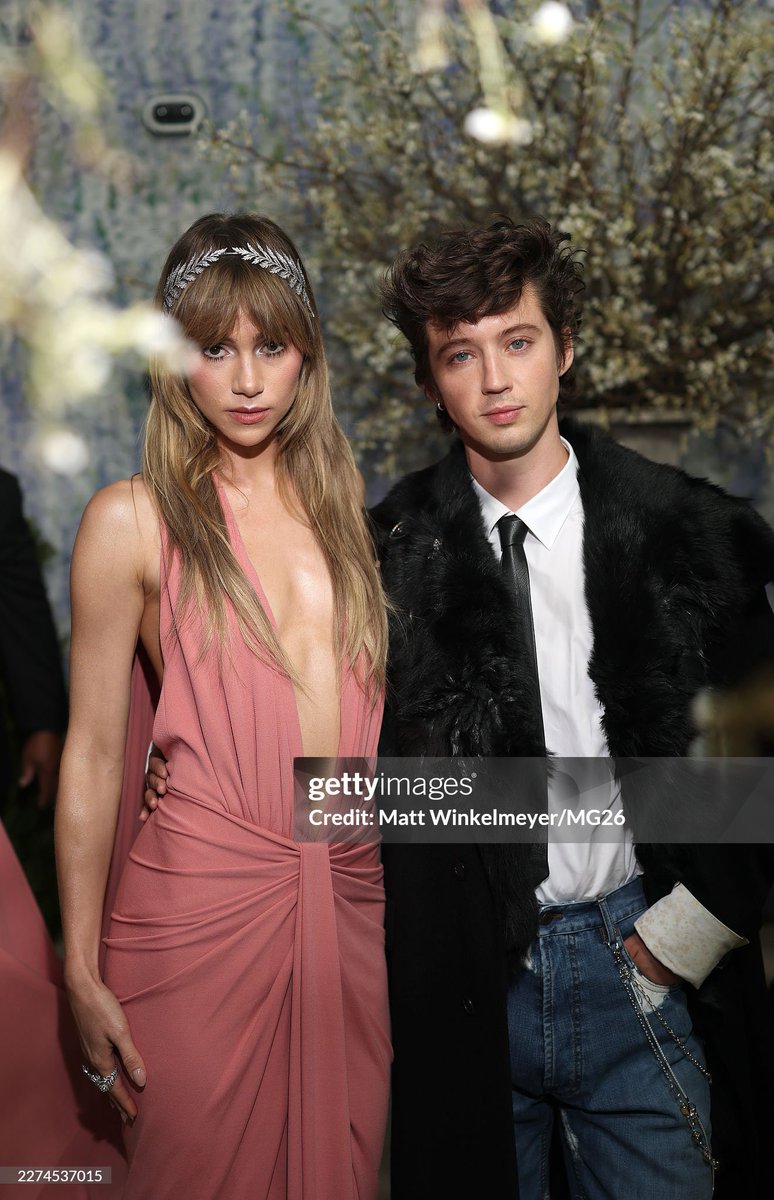 Troye Sivan Updates tweet media