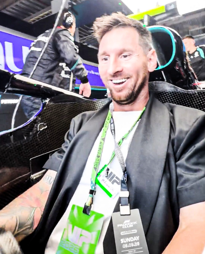 あのメッシでさえ

F1マシンに乗ったらこんな顔になっちゃうんだなぁ