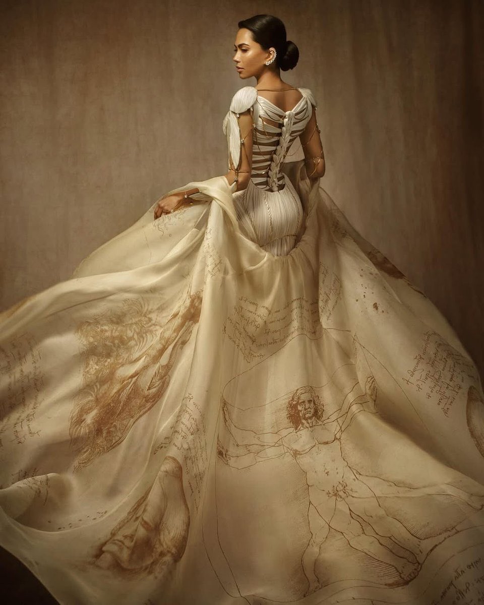 Celebs55Fashion's tweet photo. -
إطلالة ( منى باتيل ) في حفل " المِت غالا  "
بتصميم خاص من  "دولتشي أند غابانا " .  
 التصميم مستوحى من لوحات 
"ليوناردو دافينشي" وفلسفة عصر النهضة
و المزج بين الفن والعلم. 👏🏻👏🏻 
تحفه فنيه ✔️ https://t.co/G6leayeBUU