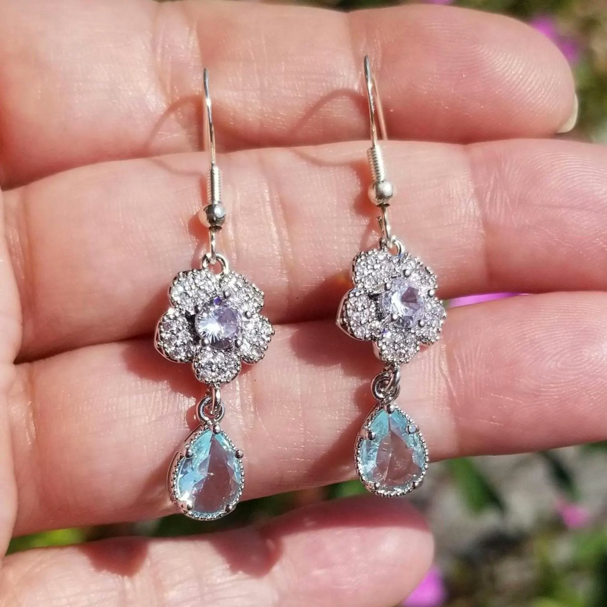 TrendingNowGift's tweet image. Sterling Silver Aquamarine Dangle Earrings #jewelry #earrings #dangleearrings #aquamarine #aquamarineearrings #bridaljewelry #bridalearrings #handmadejewelry #handmadegift #handmadeearrings #Mothersday #mothersdaygifts #giftforher

 etsy.me/45E1Mz0 via @Etsy