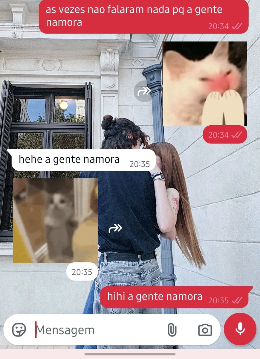 eu e meu amor com quase 1 ano de namoro surtando toda vez q alguem fala sobre a gente estar namorando
