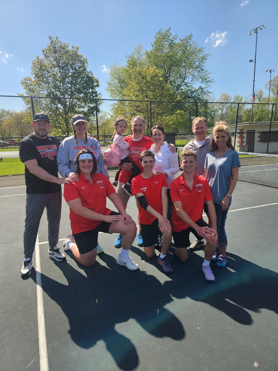 MentorAthletics's tweet image. Congratulations to our boys tennis seniors and their parents! Good luck in your futures! #onceacard #thestandard