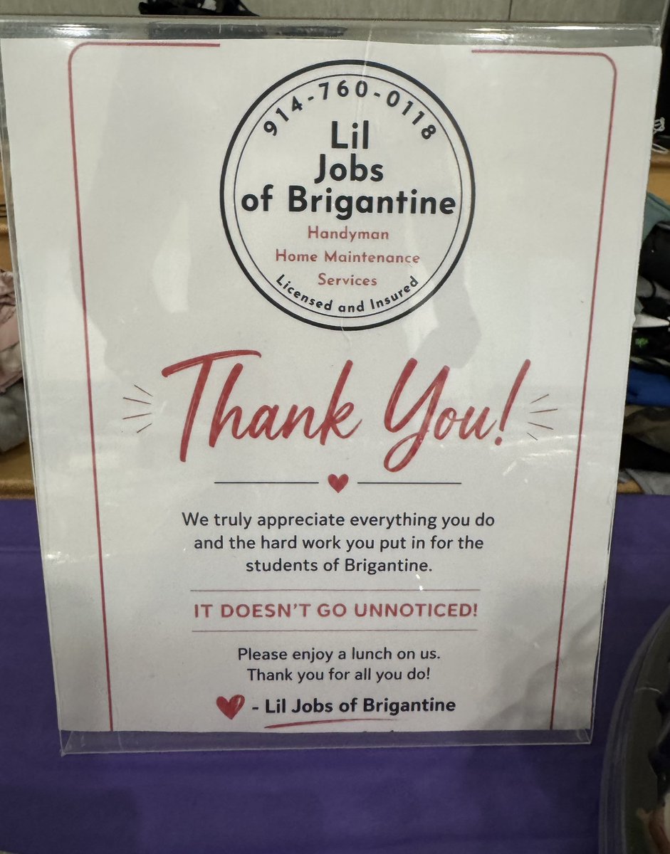 GlennGRobbins's tweet photo. Thank you Lil Jobs of Brigantine for donating lunch to our staff today to help kickoff Teacher Appreciation Week! #BrigStrong #commUNITY https://t.co/MZR6d5PI7k