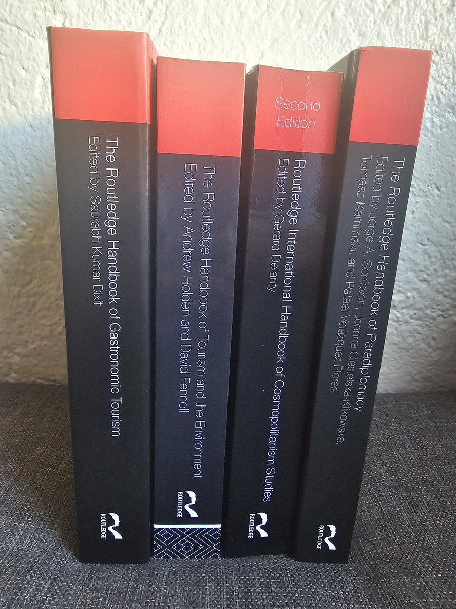 rayfreddy's tweet image. I’m happy to be part of this publishing project by @routledgebooks 📚 coordinated by @jorgeschiavon @CiesielskaJoana @KaminskiTomas &amp;amp; @Ravelflo On this occasion, together with @villarruel33, we wrote about #Paradiplomacy 🌐 and #Security 🛃...