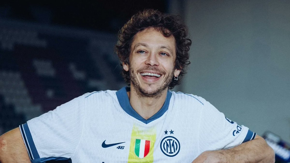 injurytime83's tweet image. nih bos, Interisti garis keras. dari '97 sampe collab jersey segala 🔵⚫🏍️ #ForzaInter #VR46