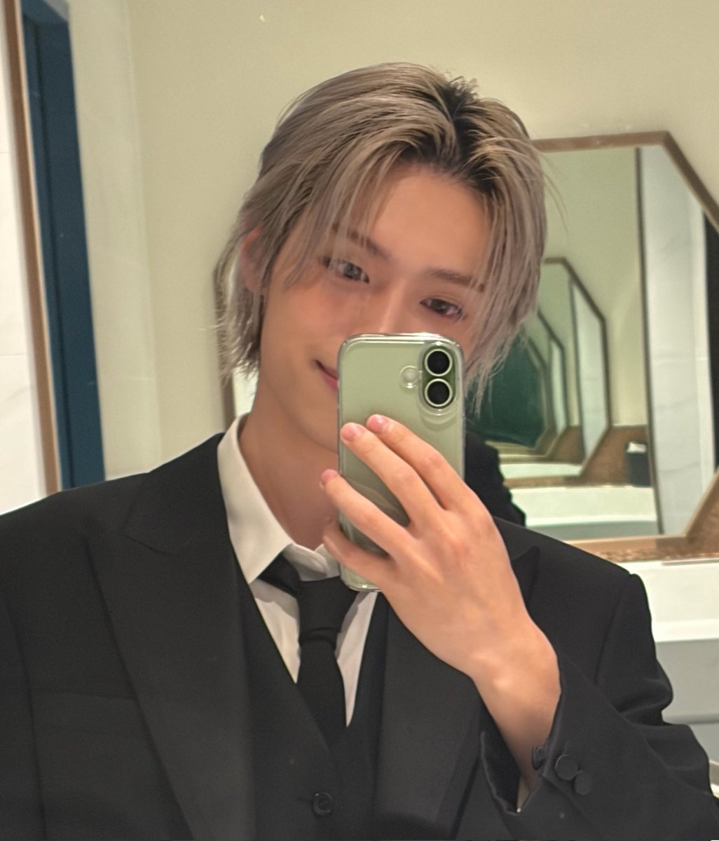 건 전 지 🎸 tweet media
