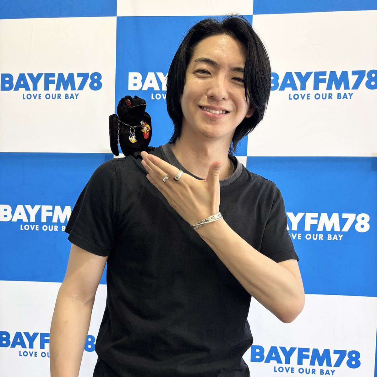 ✨D’s Café Magical Tea Party✨

13時台のゲストは、
無類のディズニー好き！
俳優の #前田公輝（<a href="/maeda_gouki/">前田公輝 MaedaGouki</a>）さん！
肩には相方も！笑

✉☛dscafe@bayfm.co.jp
X☛#dscafefm78

📻radiko👇
radiko.jp/share/?sid=BAY…

#bayfm