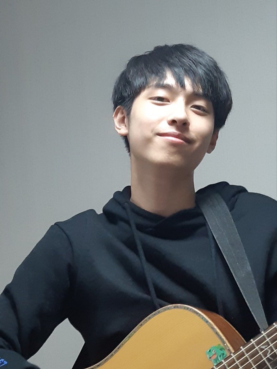 bbiyaaaaaa's tweet photo. 이만큼 완성형인 남자 처음 봄 https://t.co/qYy5i0sxKr