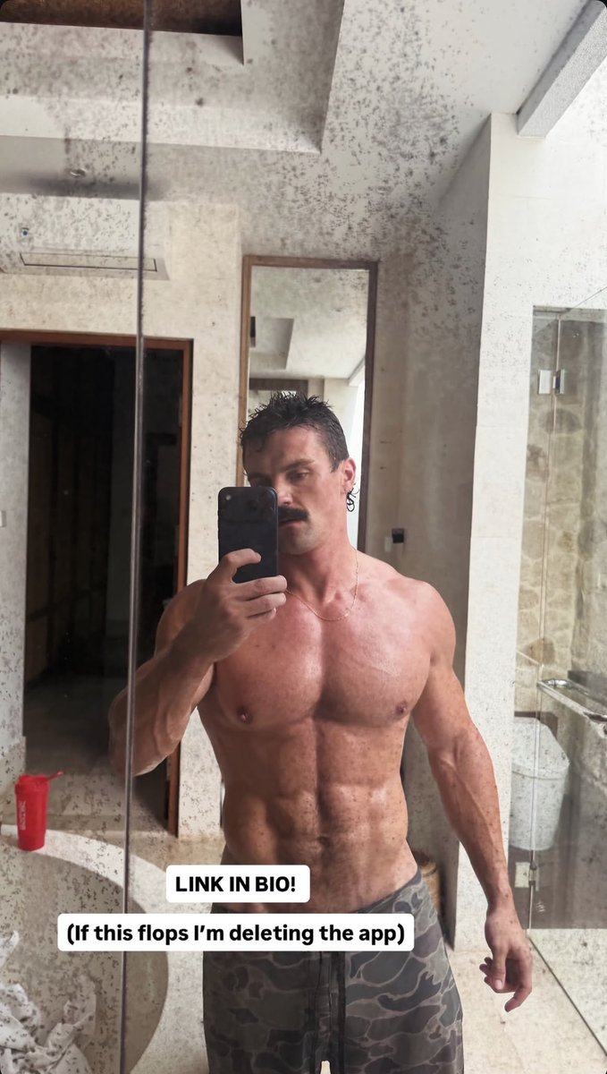 legendpoe's tweet photo. what a fucking stud HE CAN BREED ME ALL DAY ALL NIGHT https://t.co/XpAF9tafC7